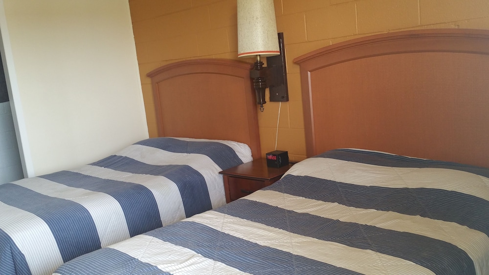 Thunder Bird Motel - photo 23