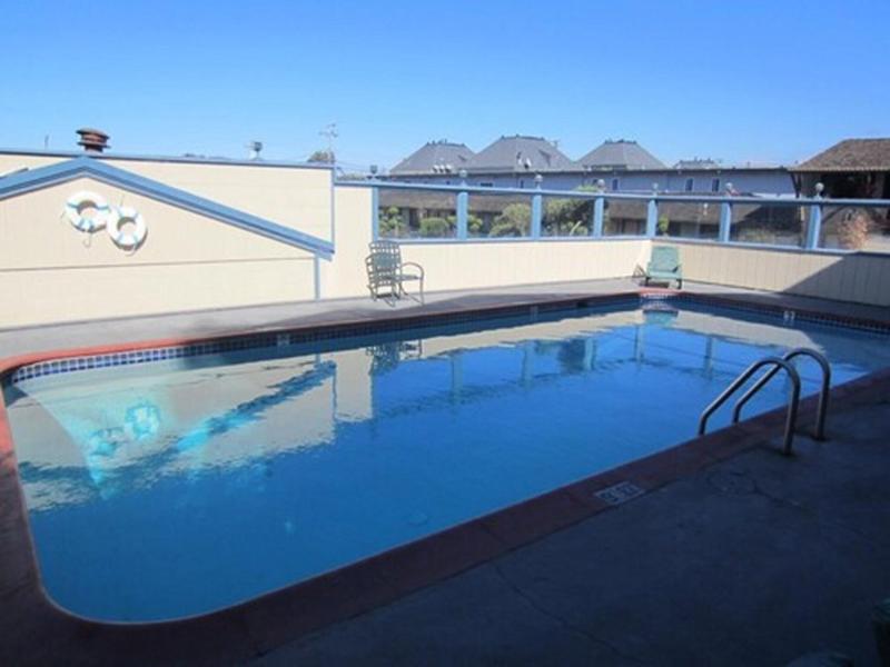 Monterey Fairgrounds Inn - photo 16