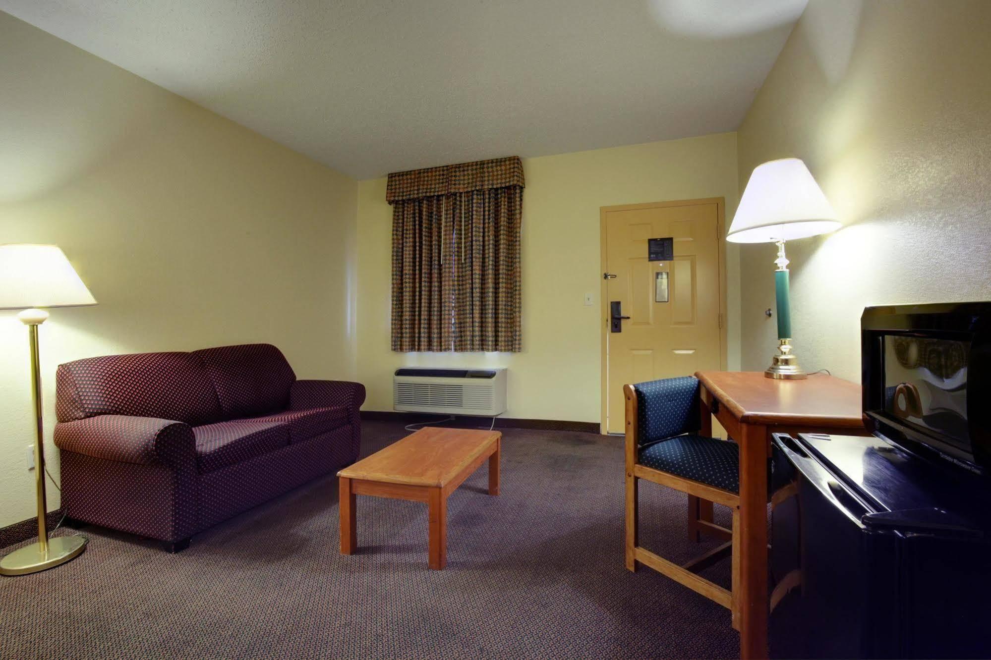 Americas Best Value Inn & Suites Senatobia - photo 5