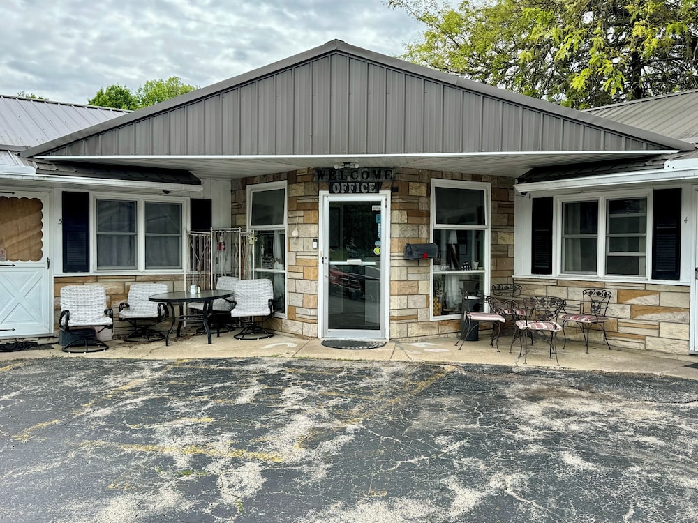 Napps Motel - carbon neutral hotel in Fennimore