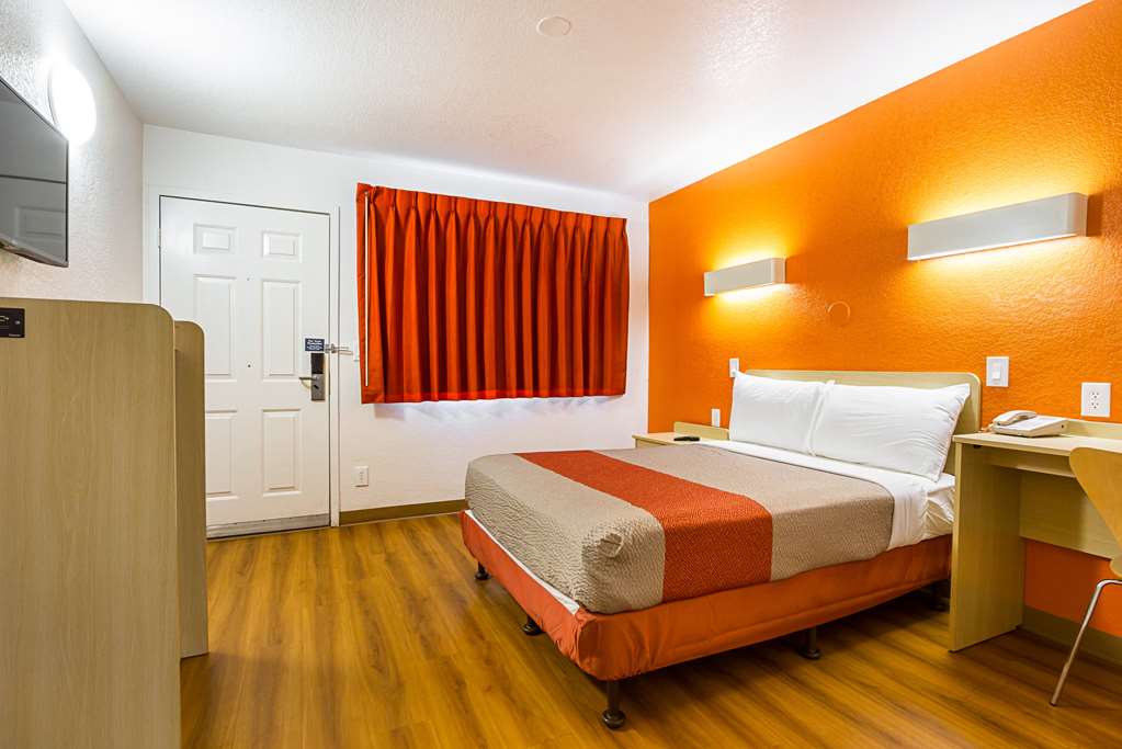 Motel 6 Mesa North - photo 8