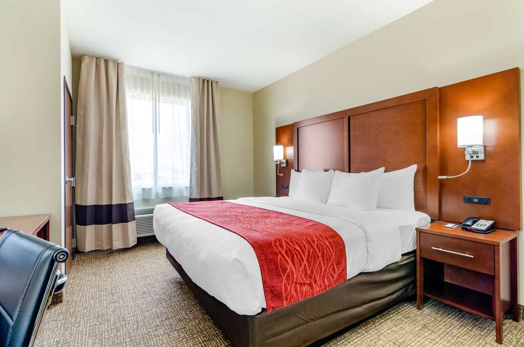 Comfort Inn & Suites Salina North - photo 19