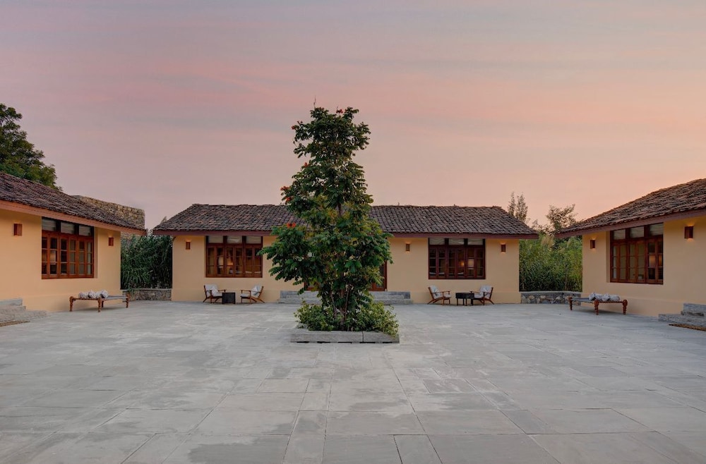Bijapur Lodge — 4-Star Luxury Hotel in Bali, India