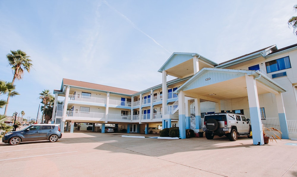Scottish Inns and Suites Near Kemah Boardwalk - photo 41