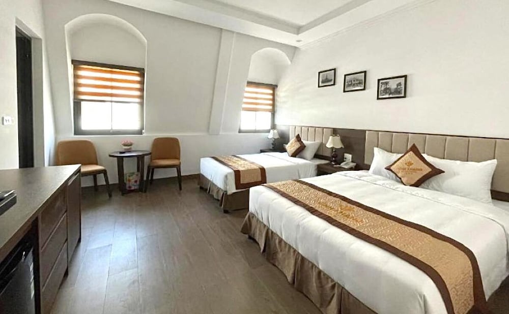 Vinh Khang Ha Long Hotel — Ha Long