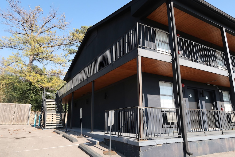 The Iris Motel - photo 39