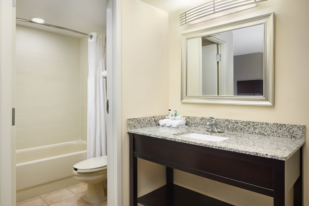 Holiday Inn Express & Suites Alpharetta Windward Parkway by IHG - photo 25