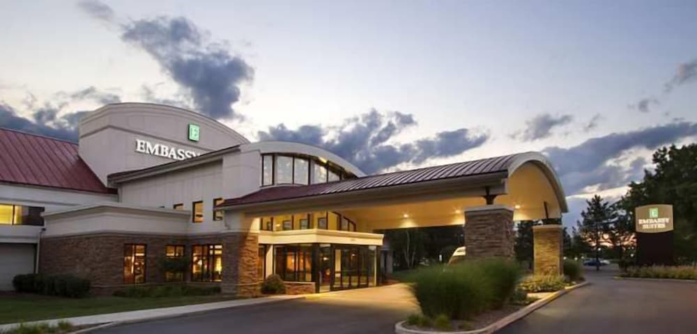 Embassy Suites by Hilton Detroit Metro Airport - photo 55