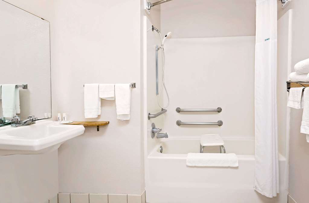 Howard Johnson by Wyndham Gothenburg - photo 6