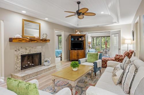 24 Inlet Cove Cottage by Akers Ellis Rentals — 4-Star Luxury Hotel in Kiawah Island, United States