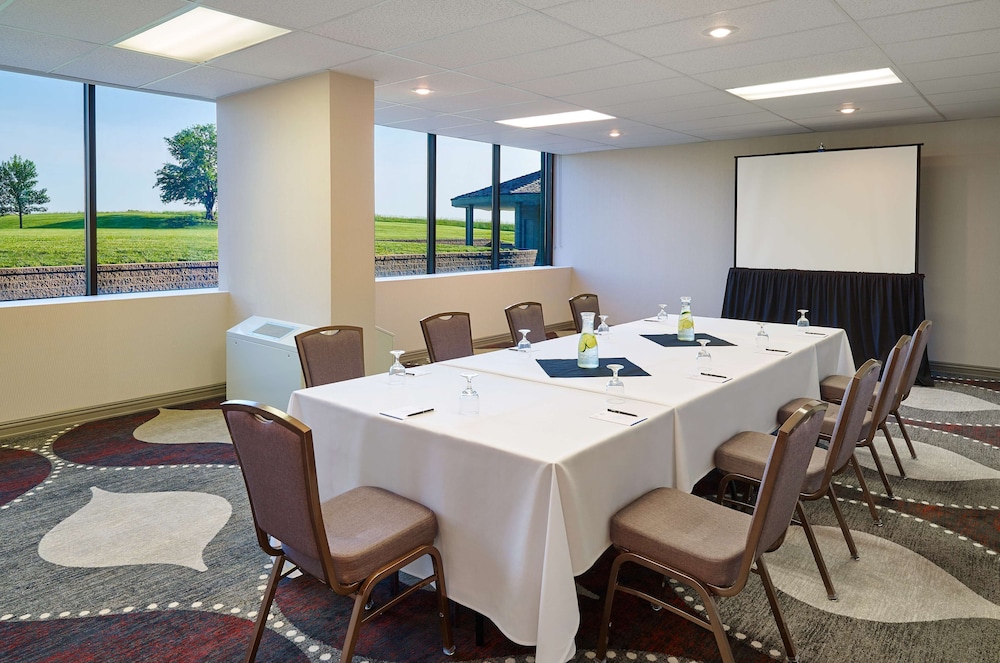 Hilton Kansas City Airport - photo 45