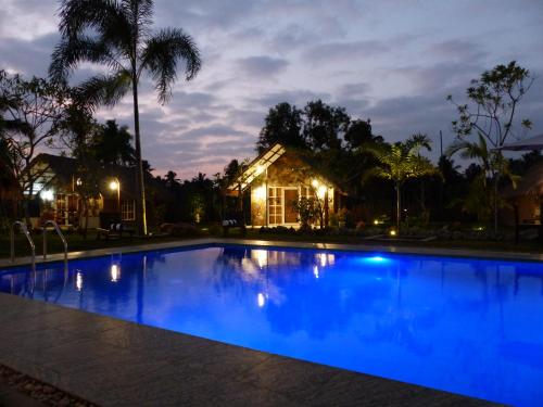 Coco Village Hotel — hotel in Chilaw