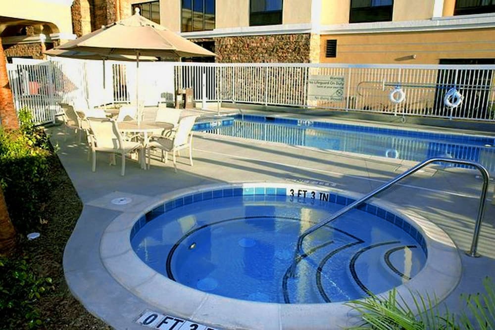 Hampton Inn & Suites Seal Beach - photo 15