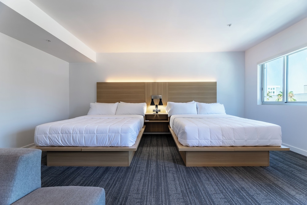 Hotel Mai Downtown Long Beach - photo 22