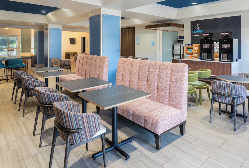 Holiday Inn Express Orlando International Airport by IHG - photo 40