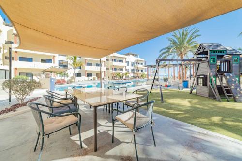 Oceanview condo w Resort amenities Steps to Beach in La Paz, Mexico