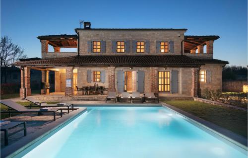 Rustic Villa Caltha with a pool — 4-Star Luxury Hotel in Sveti Lovrec Pazenaticki, Croatia