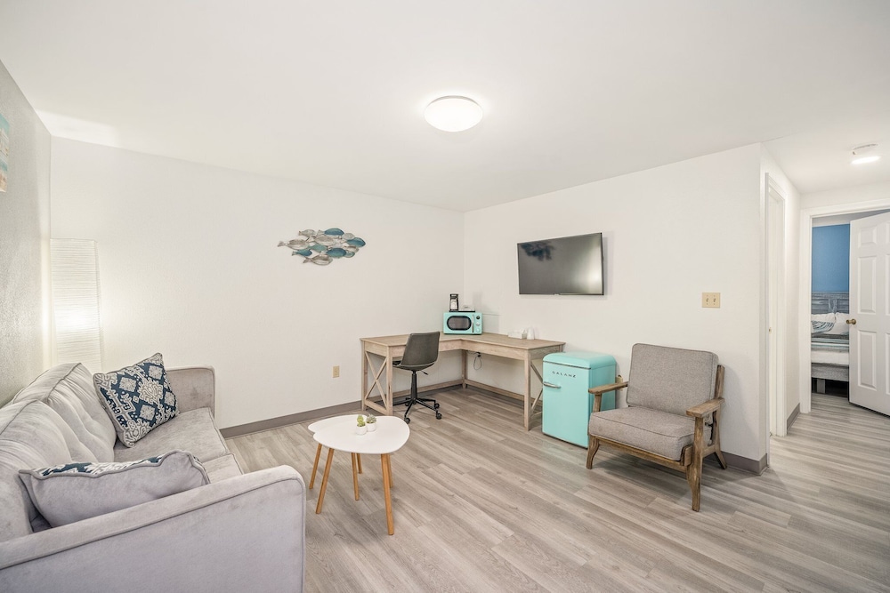 Founder's Brook Motel and Suites - photo 15