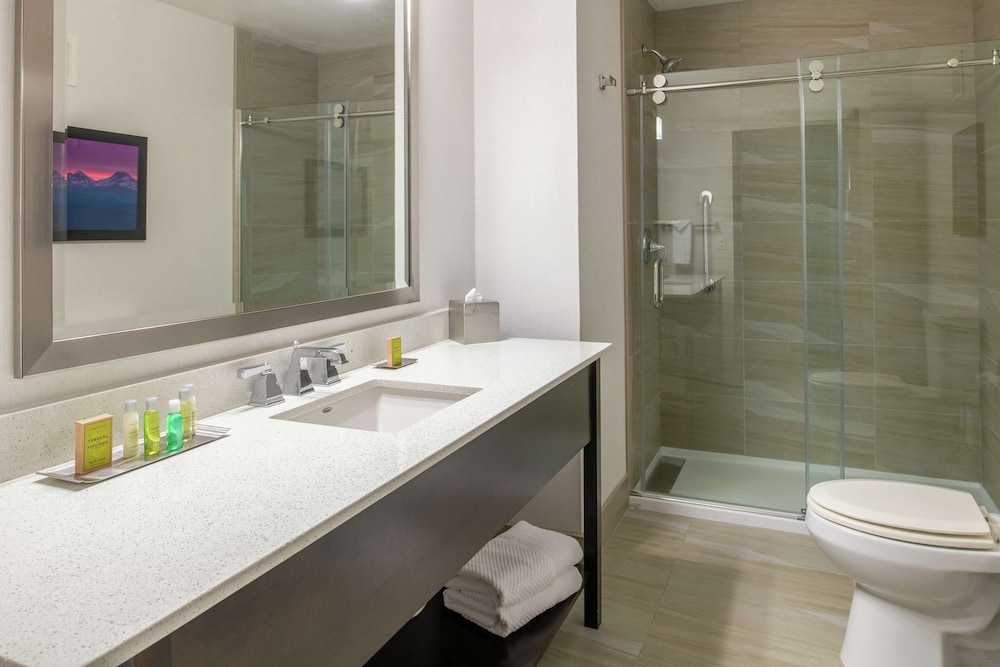 DoubleTree by Hilton Portland Tigard - photo 21