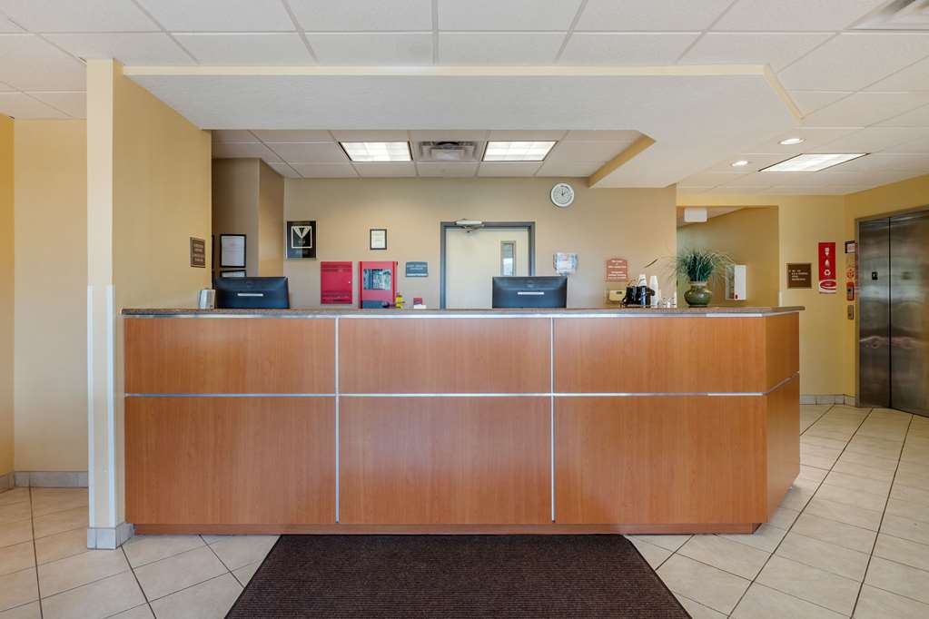 Econo Lodge Inn & Suites Des Moines Fairgrounds Area - photo 6