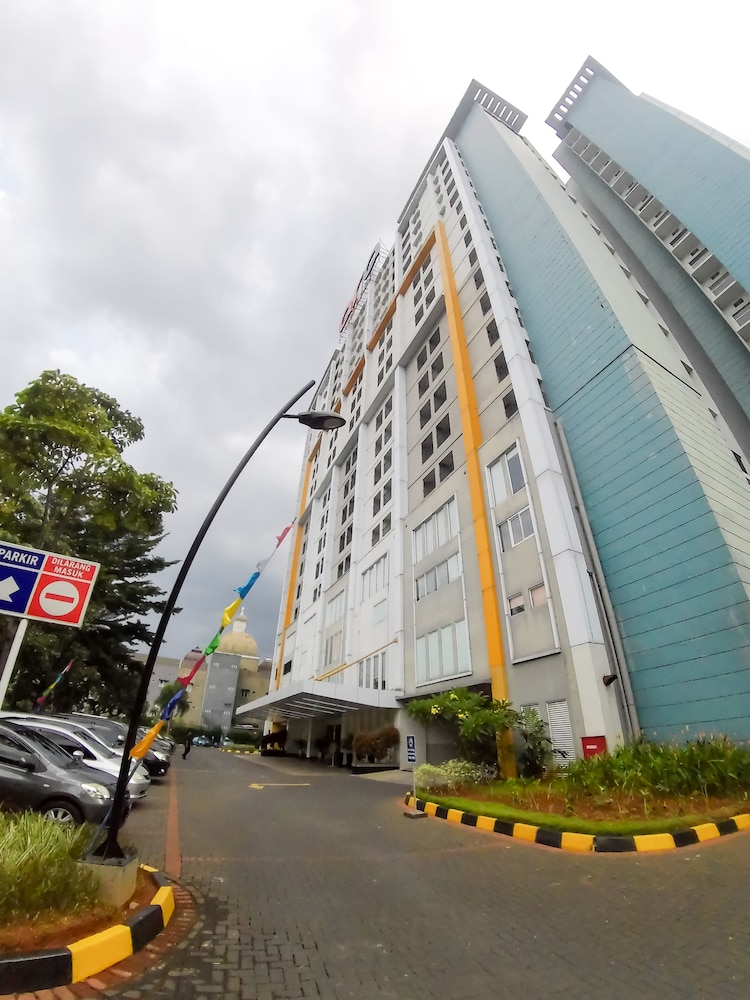 Episode Gading Serpong in Tangerang, Indonesia