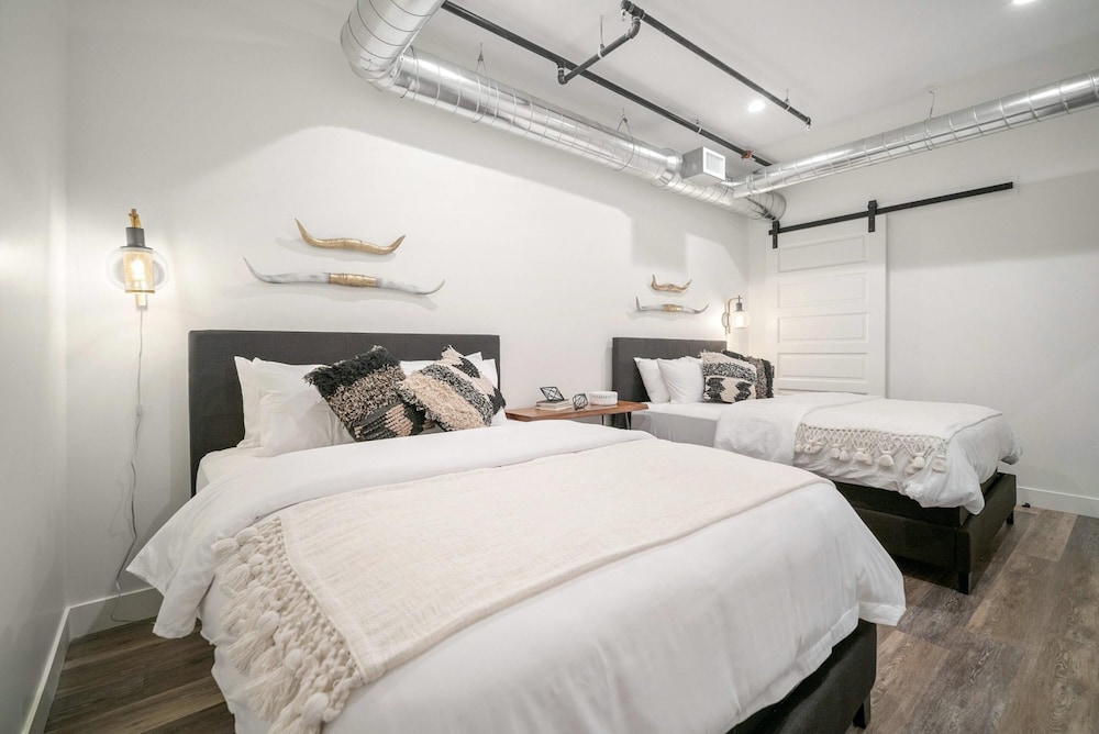 Rino Art Lofts Urban Cowboy Loft with Skyline Views Denver - photo 4