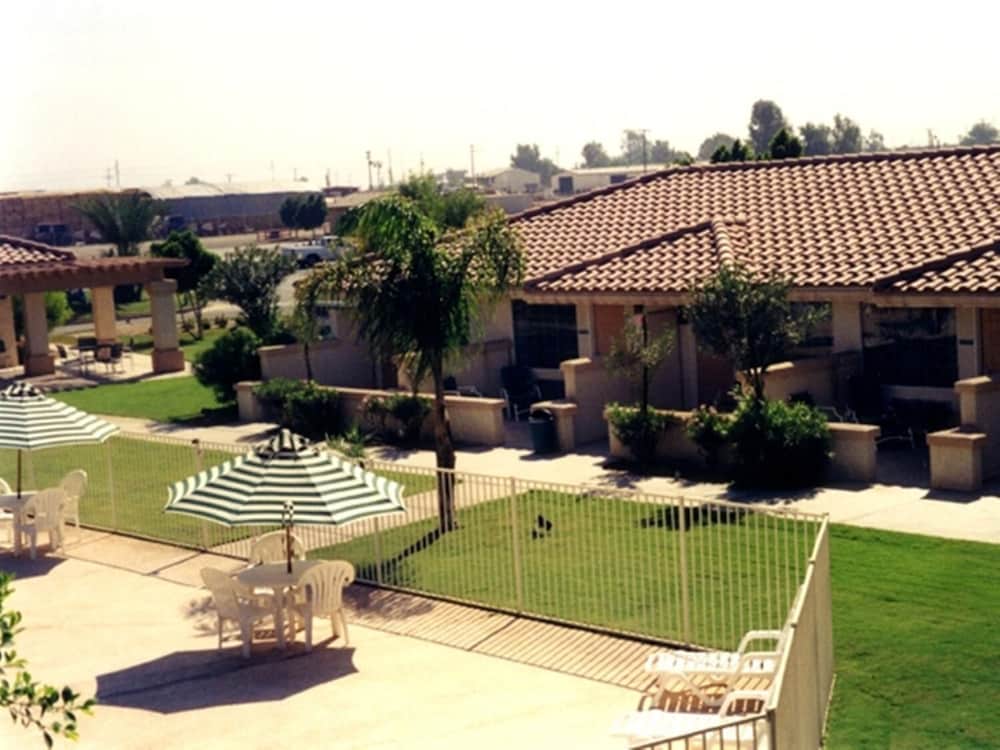 Calipatria Inn And Suites - photo 19