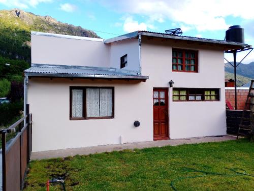 Casita Los Samoyedos in Lago Puelo, Argentina