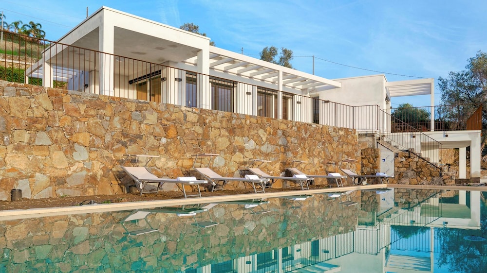 Villa Gioia 8 Emma Villas — 4-Star Luxury Hotel in San Remo, Italy
