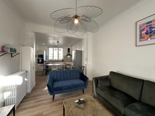 Hambourg 11 Pers Spacieux Élegant Moderne in Reims, France