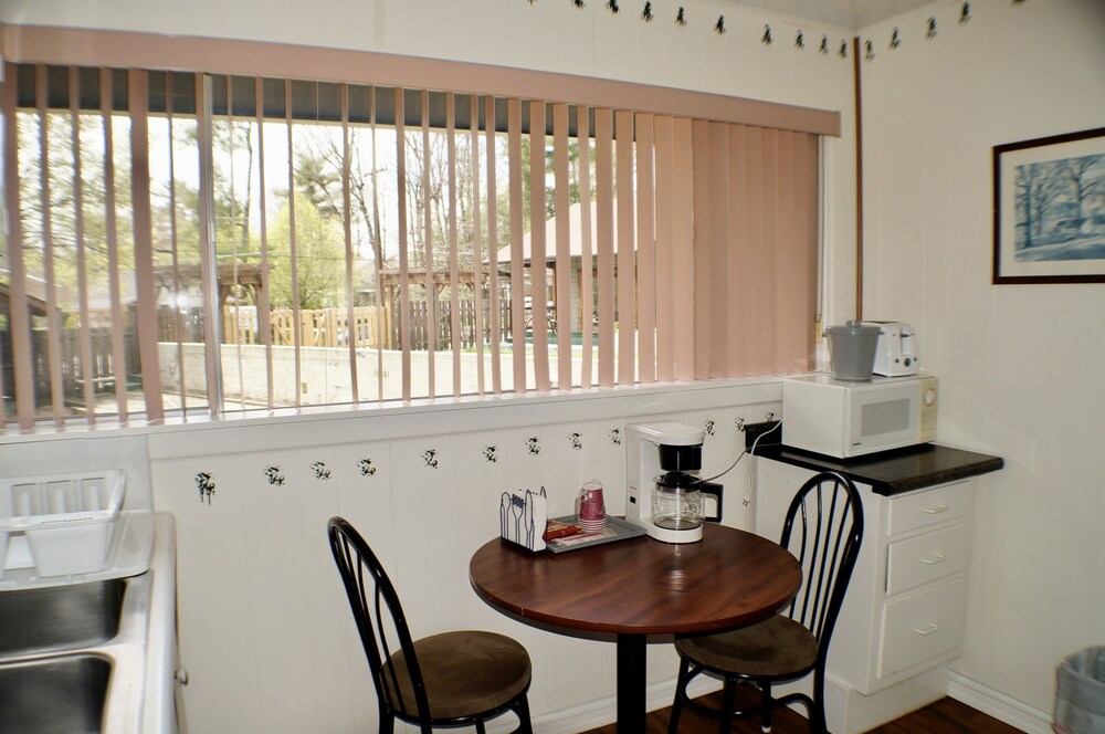 CedarWood Inn - photo 72