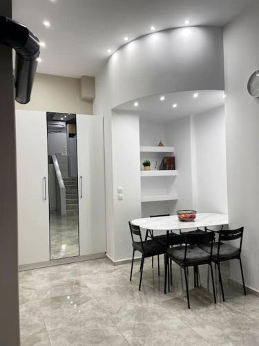 Stylish Loft Nicol in the Thessaloniki center 1fl — 4-Star Luxury Hotel in Thessaloniki, Greece