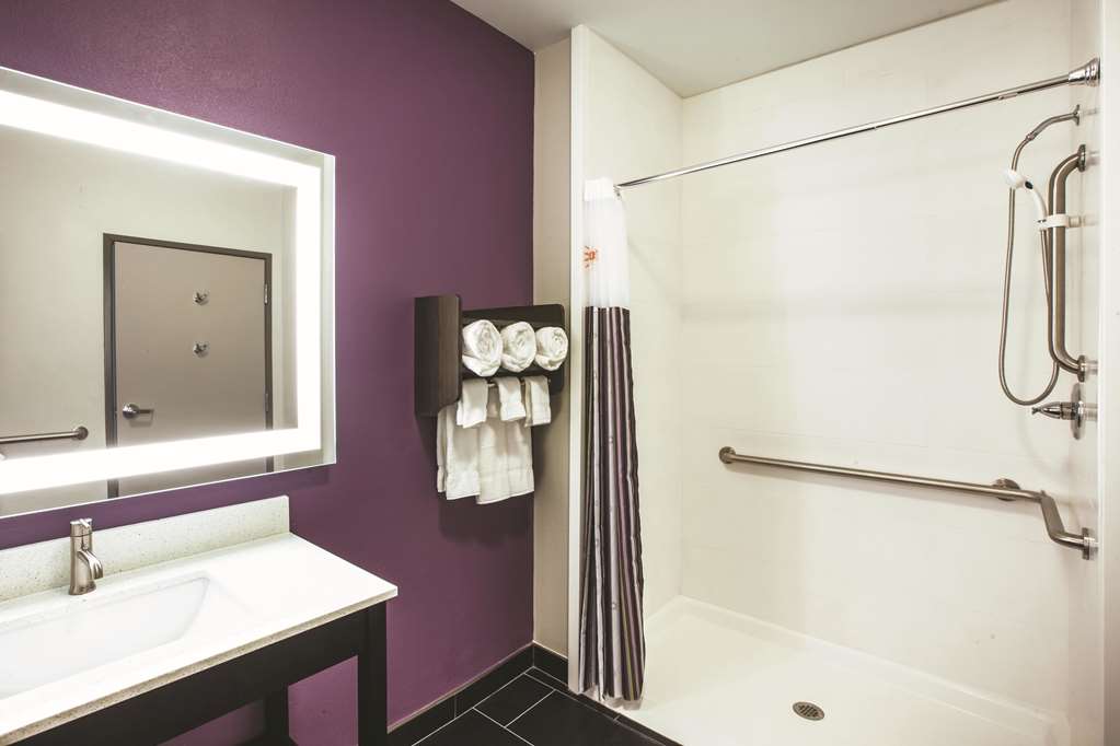 La Quinta Inn & Suites by Wyndham Lubbock South - photo 18