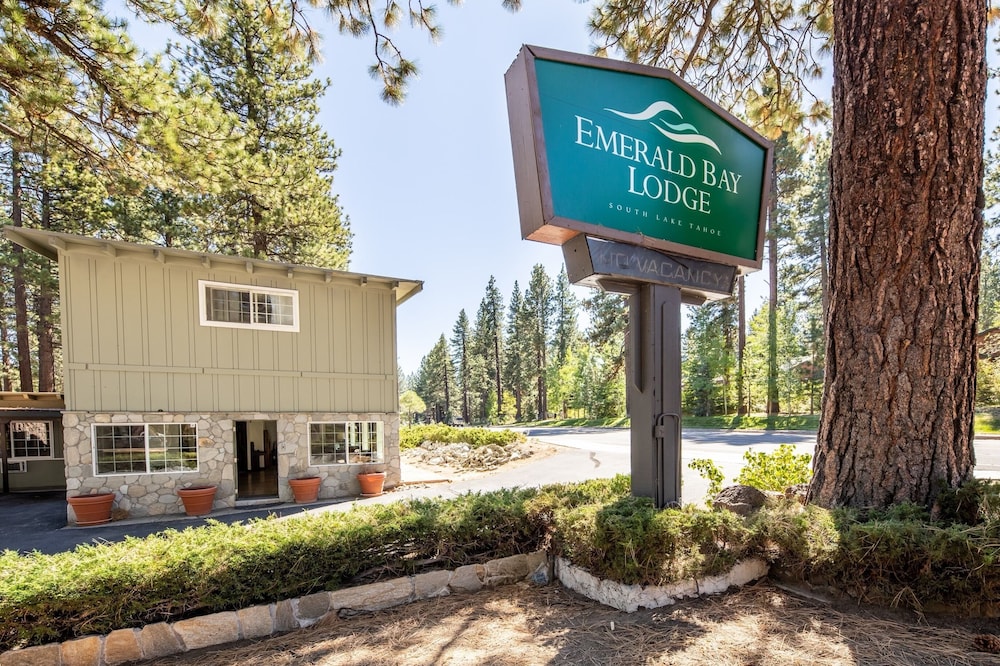 Emerald Bay Lodge - photo 11