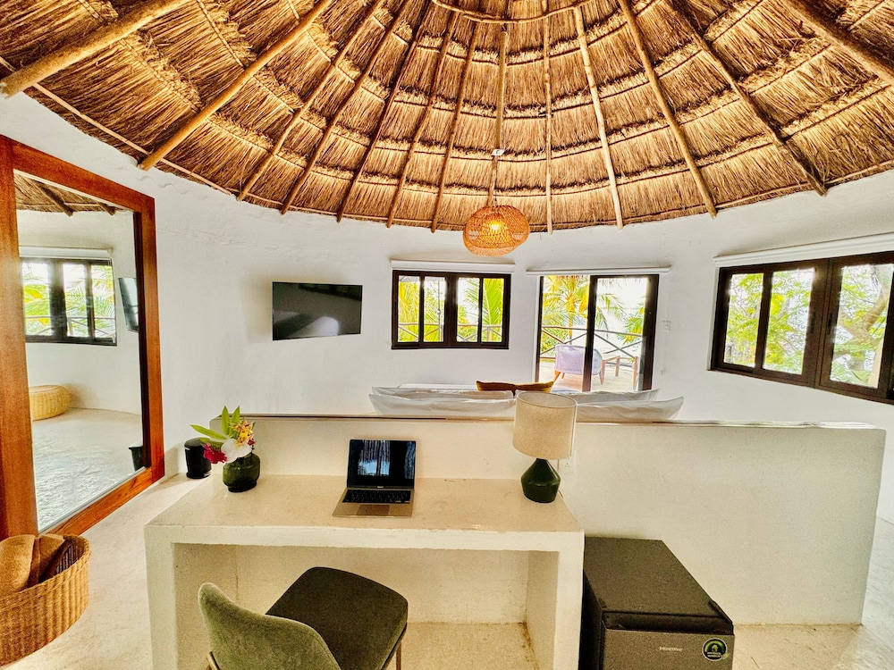 Azulea Bacalar Hotel & Spa Lagoon Front