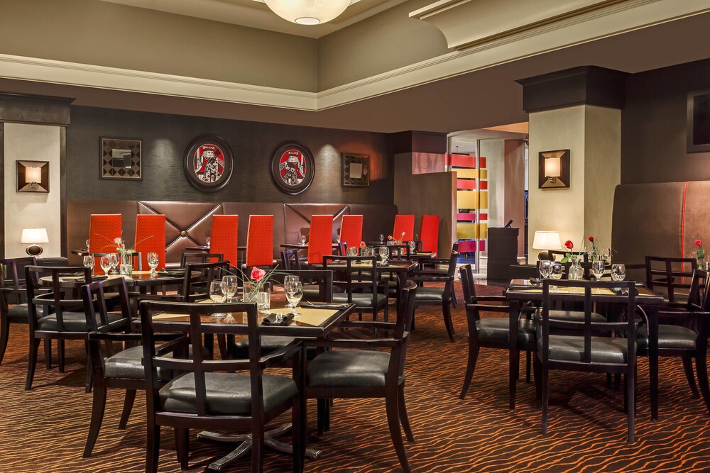Sheraton Overland Park Hotel at the Convention Center - photo 21