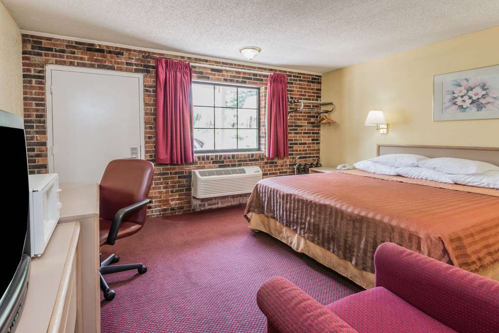 Travelodge by Wyndham Airport Platte City - photo 3