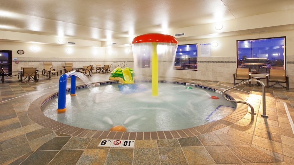 Holiday Inn Express and Suites Sioux Falls SW by IHG - photo 16