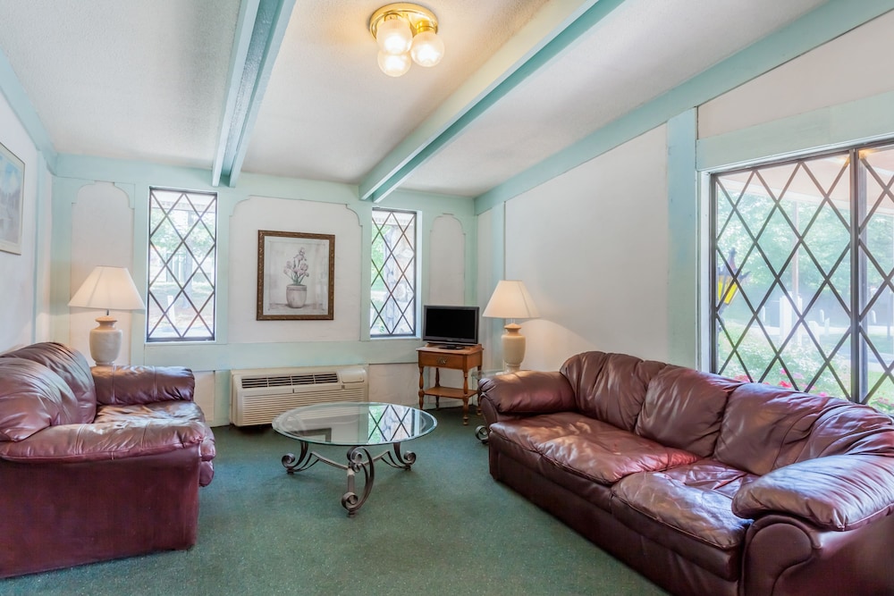 Travelodge by Wyndham Elkton University Area - photo 3