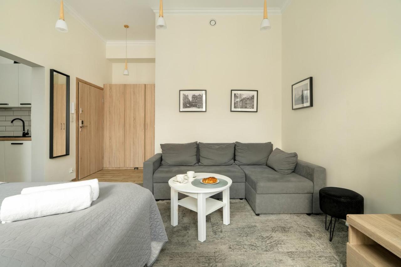 Jasne Studia Very Berry w Centrum Poznania by Noclegi Renters — 4-Star Luxury Hotel in Poznan, Poland