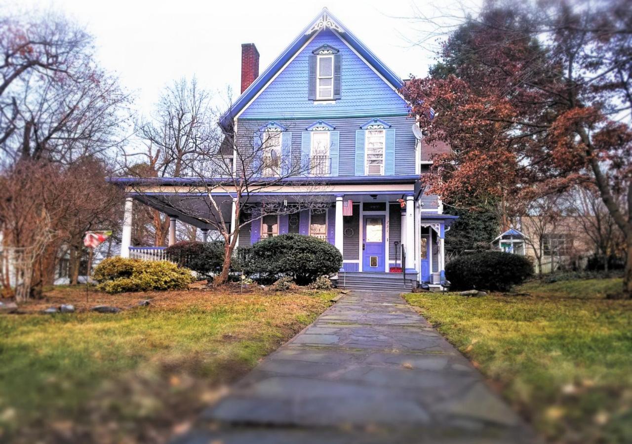 Charming Executive Victorian Mansion W Free Parking Near Bucknell — hotel in Williamsport