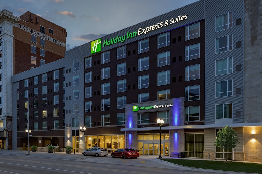 Holiday Inn Express & Suites Lincoln Downtown by IHG - photo 41