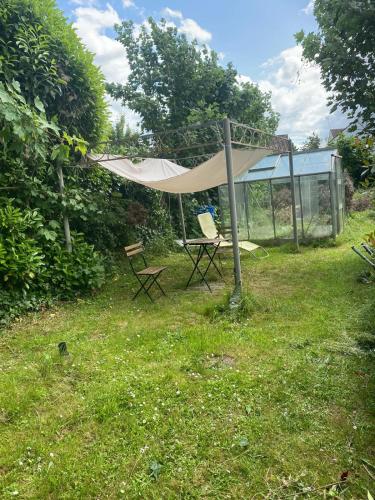 Homewood entire property for 6 people 4 adults maximum In quite village 10 min from Disneyland Paris & TGV RER A — hotel in Montry
