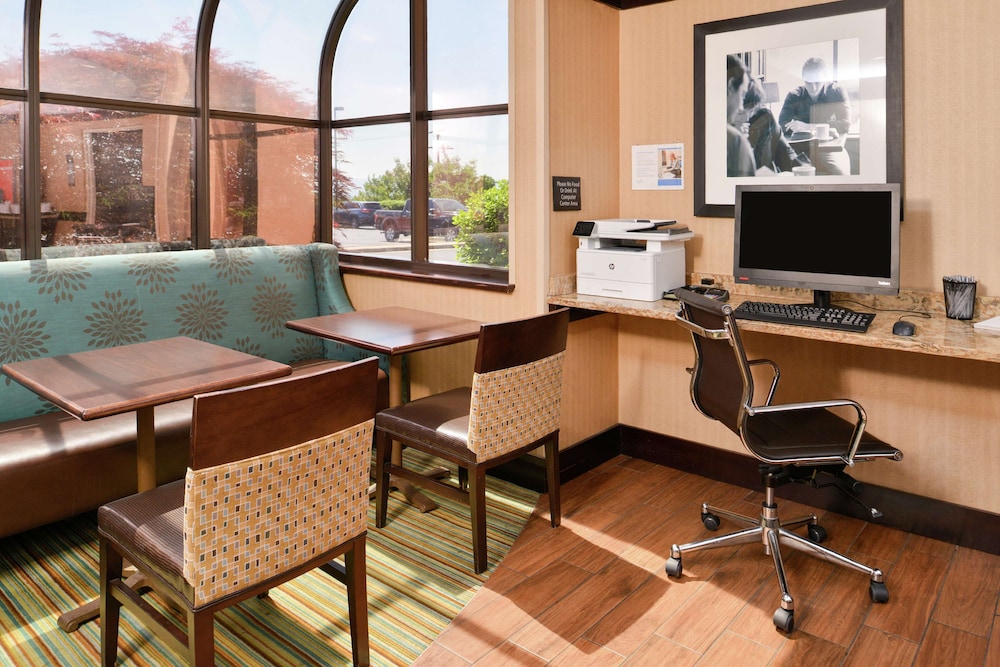 Hampton Inn Staunton - photo 40