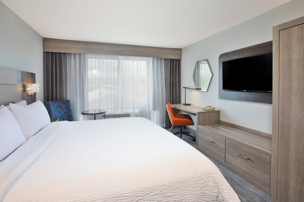 Holiday Inn Express & Suites Buffalo by IHG - photo 22