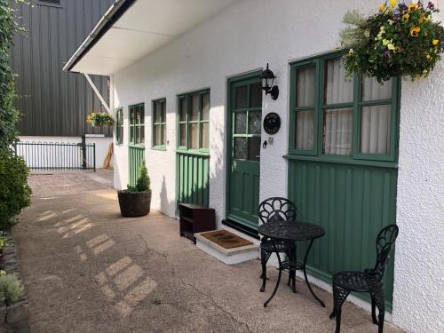 Deanwood Holiday Cottages — 4-Star Luxury Hotel in Lydney, United Kingdom