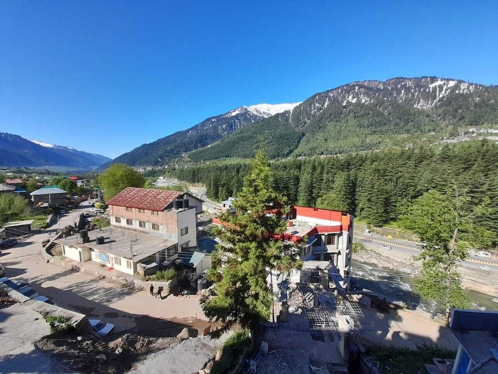 Chichoga Holiday Inn — Manali — photo 3