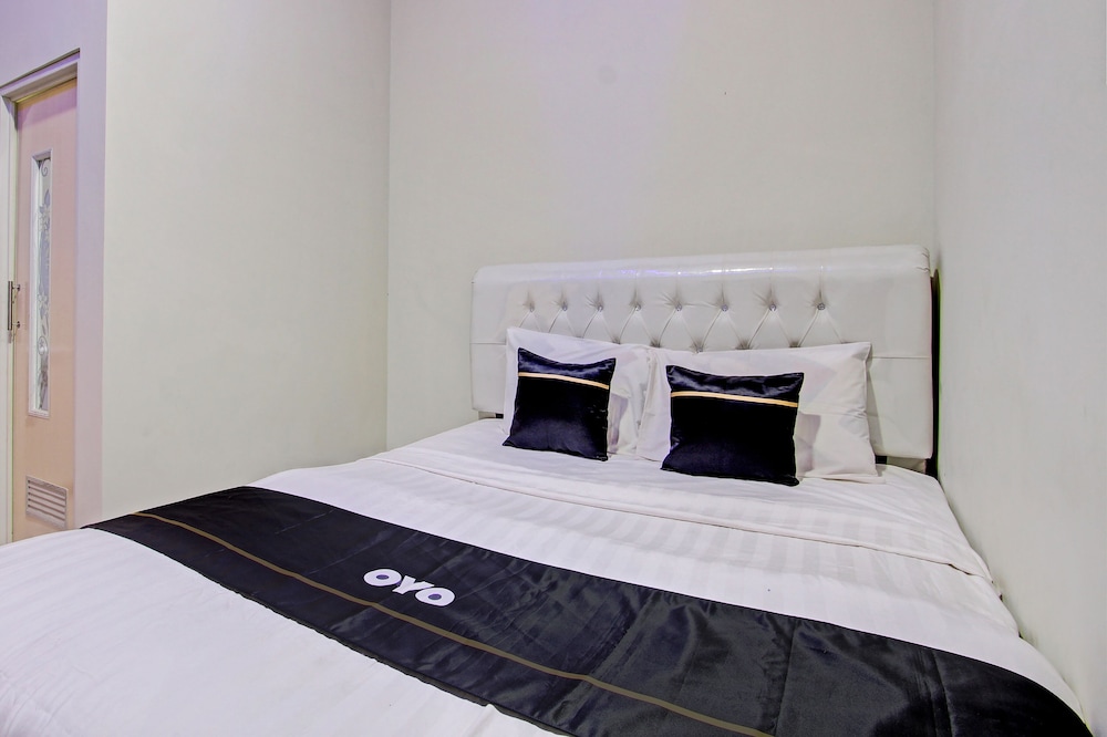 Capital O 93244 Angkasa Inn in Tegal, Indonesia