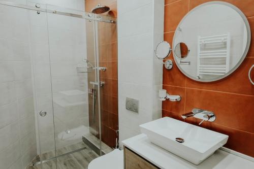 Skyline Luxury Suites