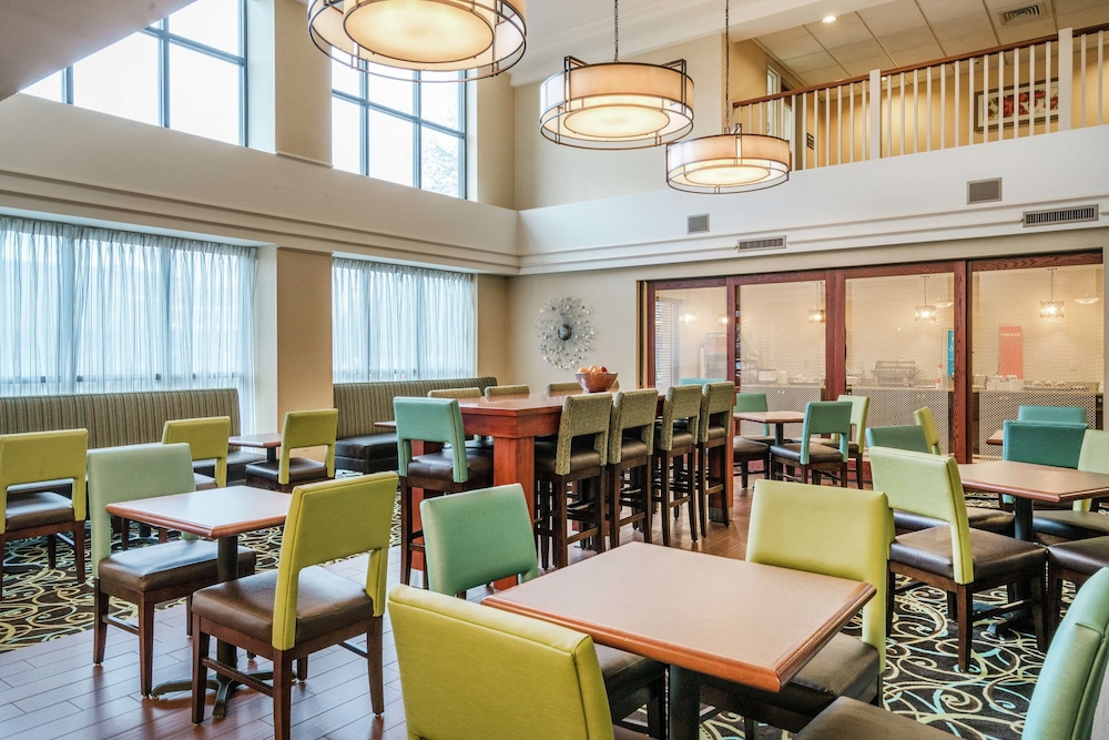 Hampton Inn & Suites Valley Forge Oaks - photo 27